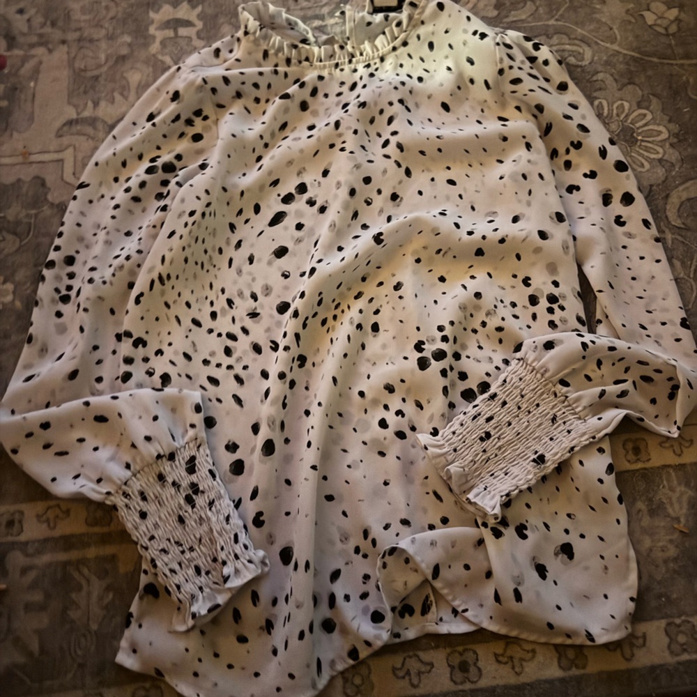 Elegant Black and White Women's Top
